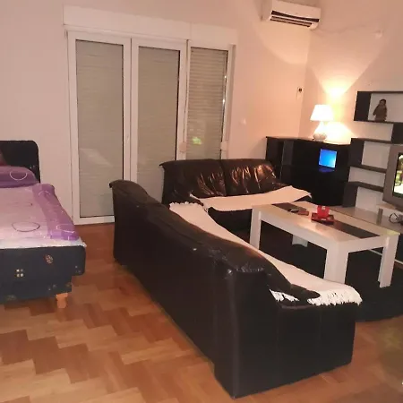 Apartman Pg1 شقة بودغوريتْسا